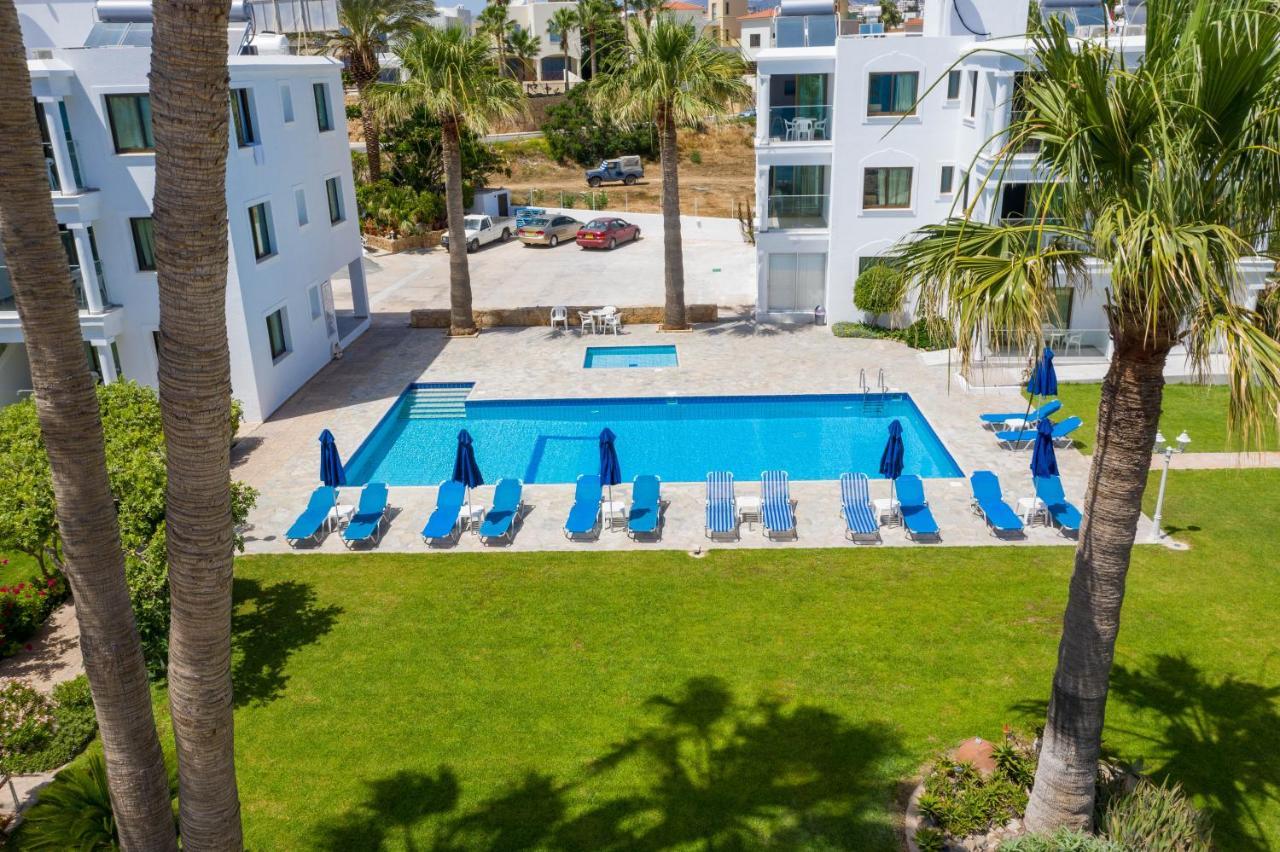 Rododafni Beach Apartments Paphos Exterior foto