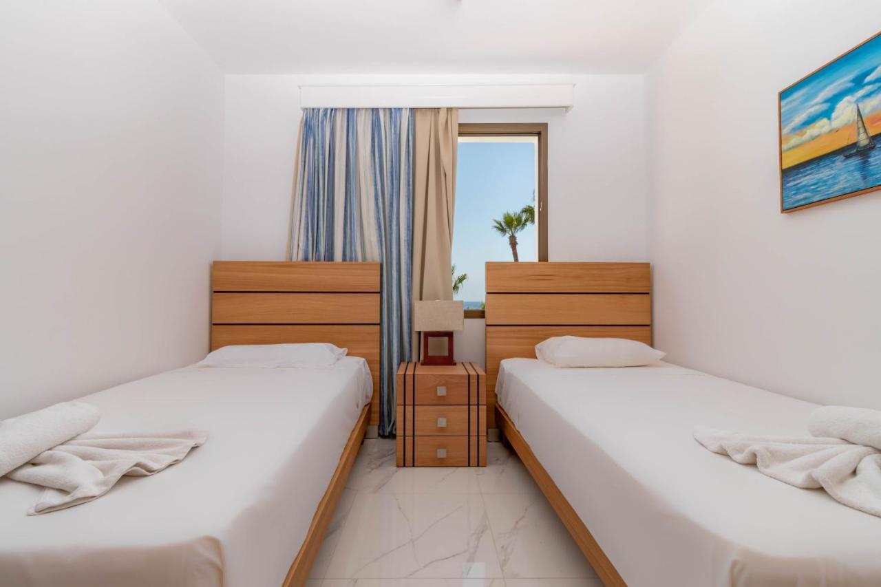 Rododafni Beach Apartments Klorakas Exterior foto