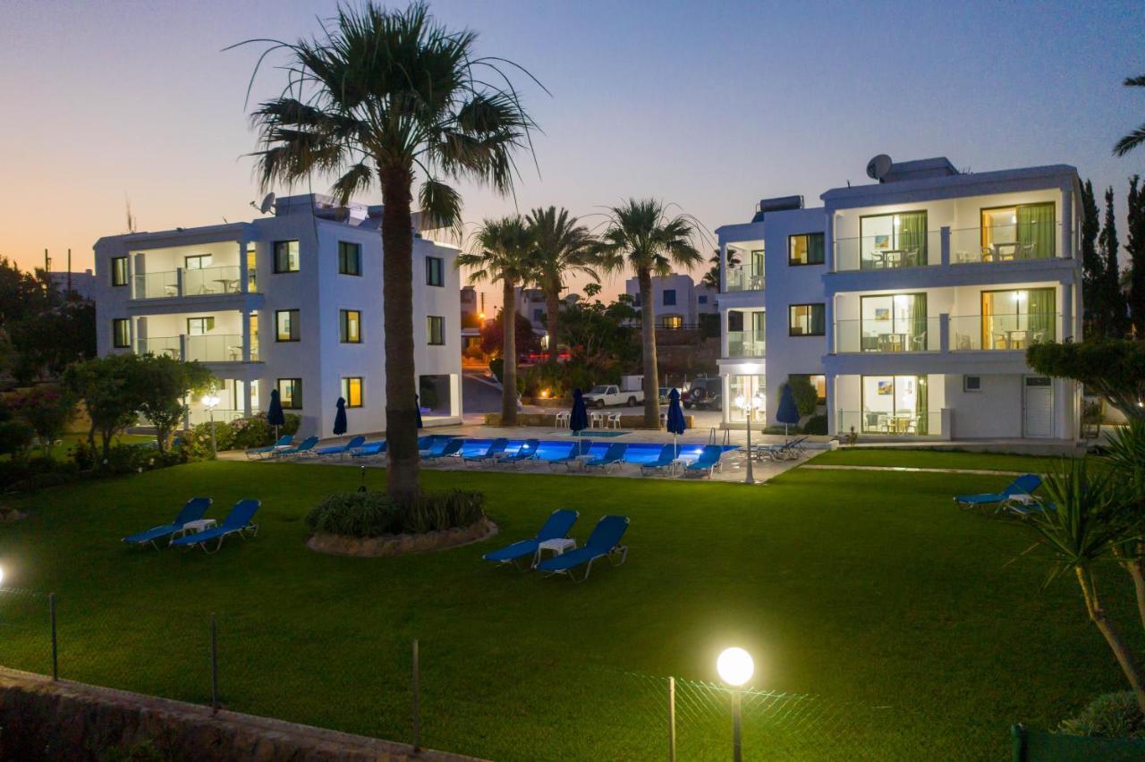 Rododafni Beach Apartments Paphos Exterior foto