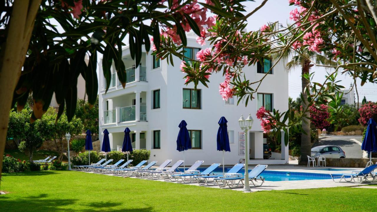 Rododafni Beach Apartments Paphos Exterior foto