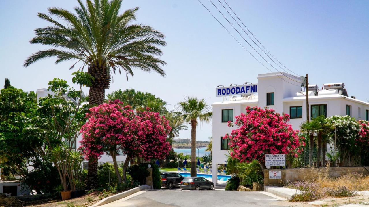 Rododafni Beach Apartments Paphos Exterior foto